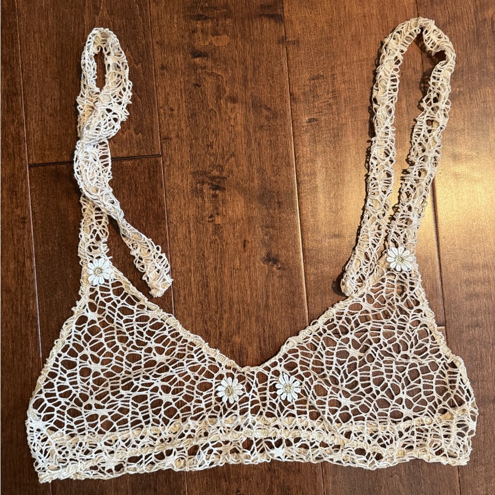 Cream crochet bralette with floral details